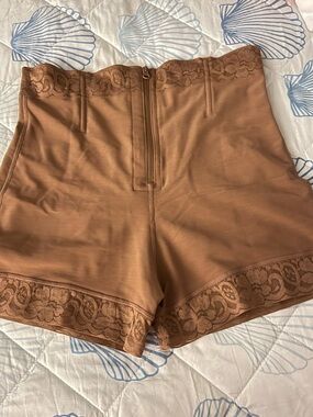 High-Waist Lace Trim Women’s Shorts With Zipper- Nude